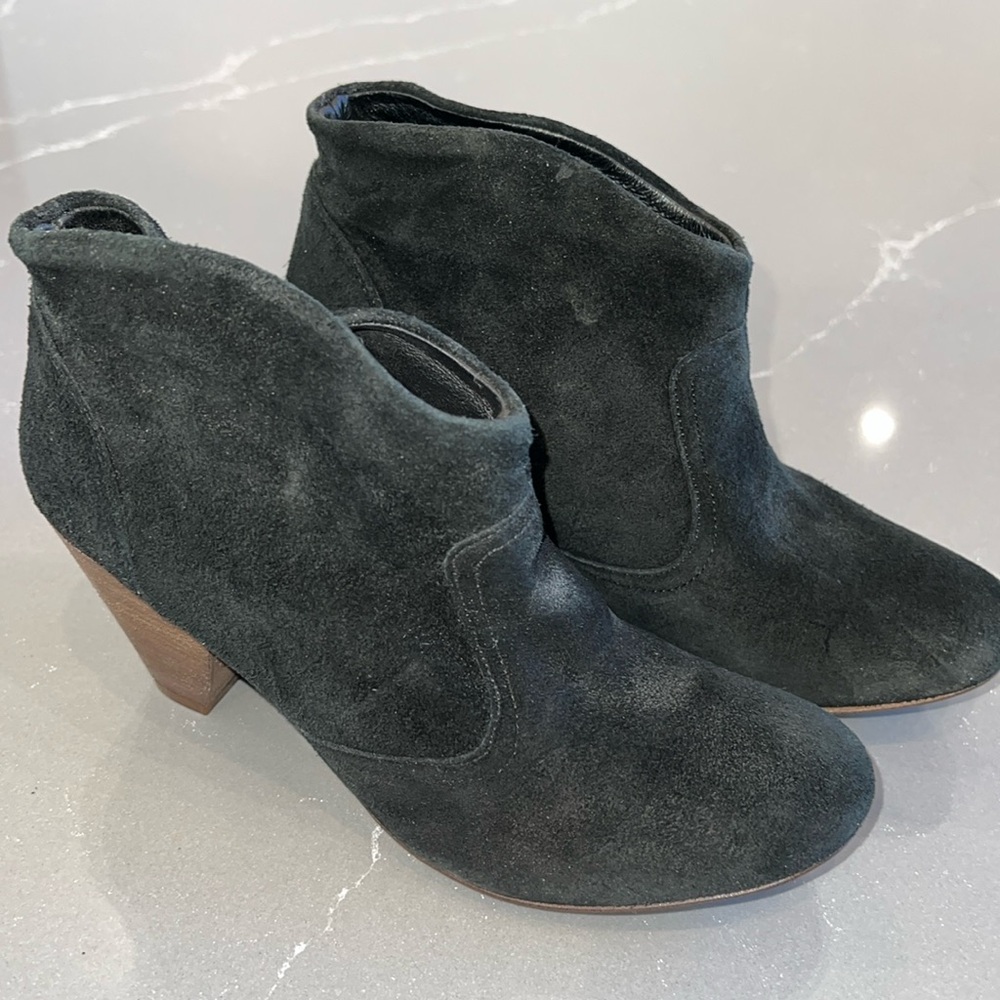 Never worn Steven by Steve Madden Pembrook Black Suede Leather Ankle Boots US6.5